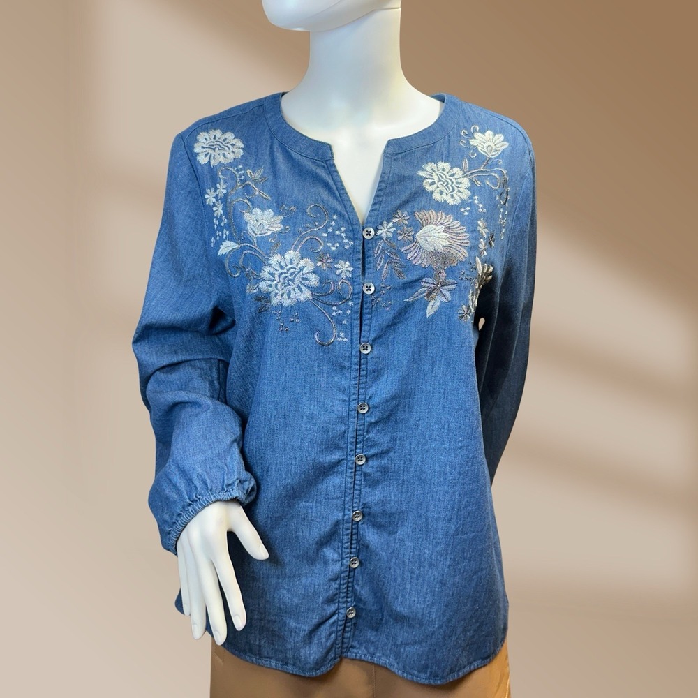 Chico's Women's Silver Embroidered Jean Button Up Blouse Chico's Sz 2 Large